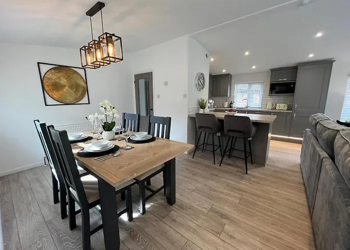 The Luxurious Langdale 6 At Park Dean White Cross Bay,
